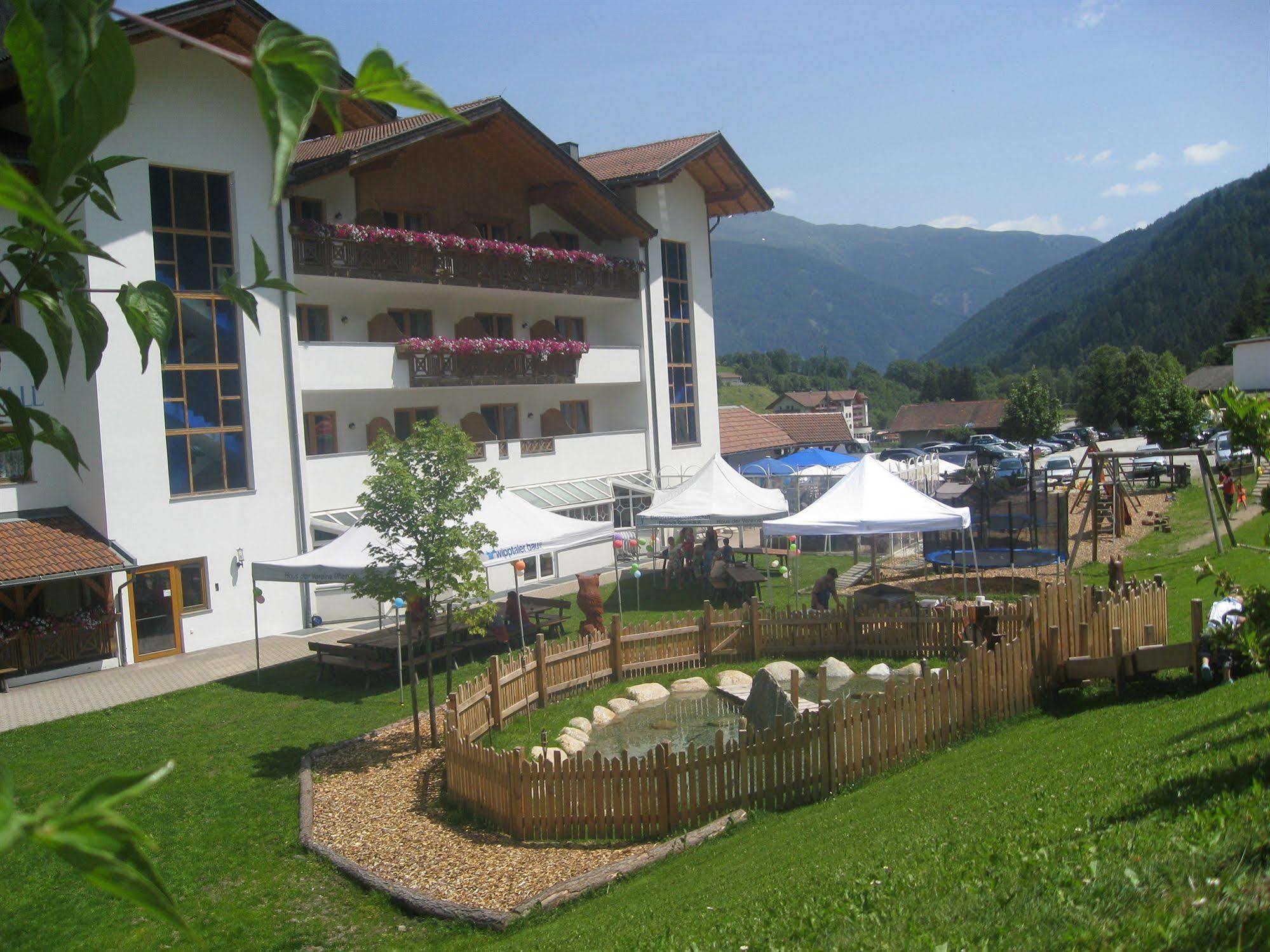 Hotel Bergkristall Brennero Bagian luar foto