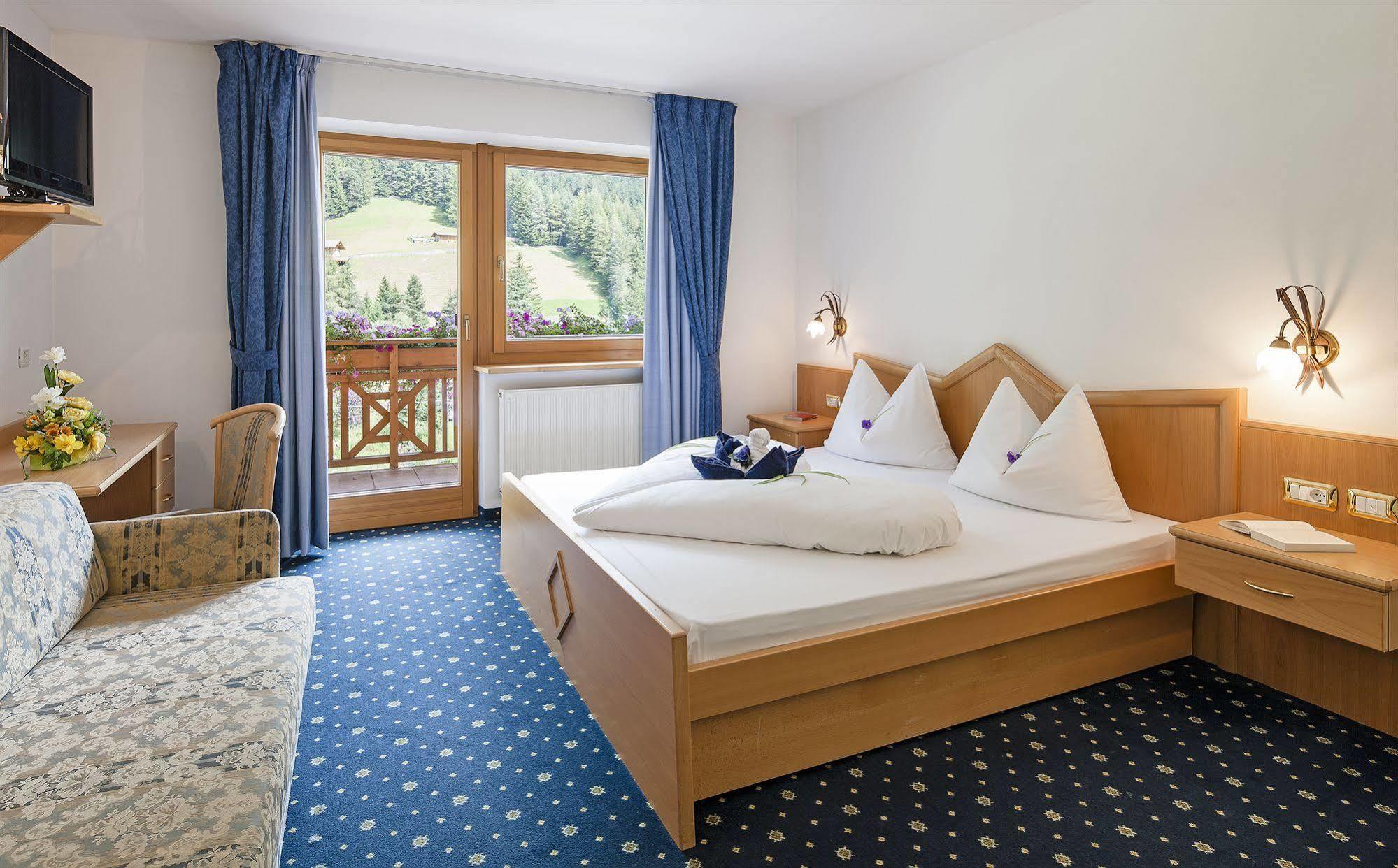 Hotel Bergkristall Brennero Bagian luar foto